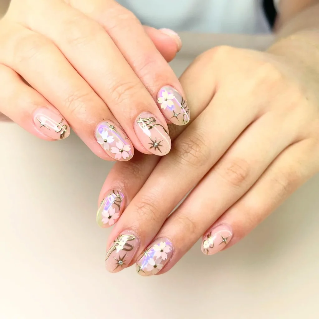 Chrome Aurora Nails – Smooth metallic with bubble finish in pastels & pearls.