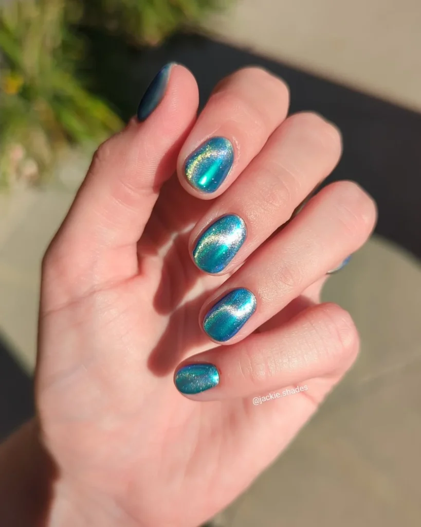 aurora nails