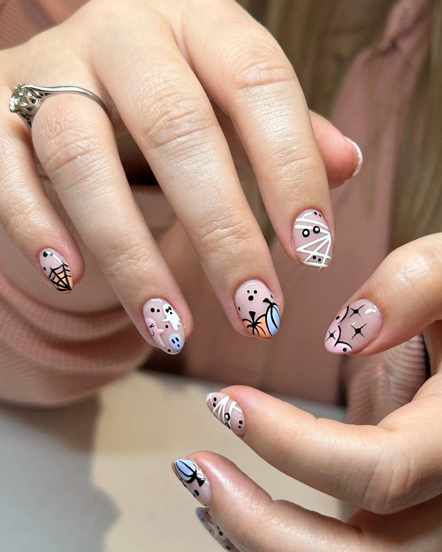minimal doodle Halloween nails mummy ghost web — simple halloween nail art 2026