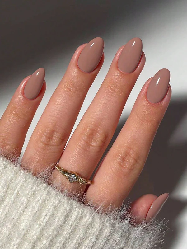 41 Summer to Fall Transition Nail Ideas for 2026 18 Latte Brown nail design for summer to fall transition 2026
