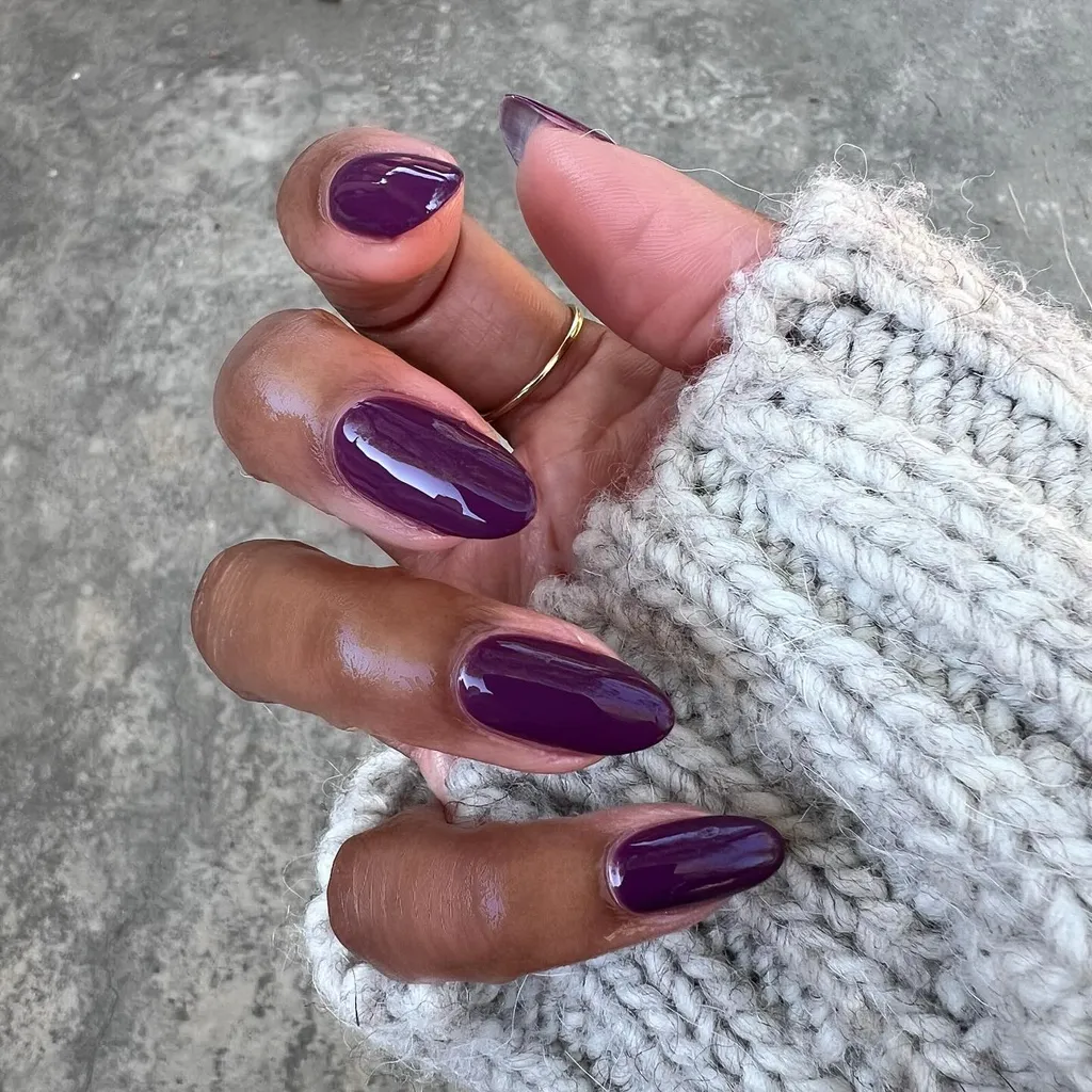18 Fall Nail Color Ideas for Women Over 50 That Look Absolutely Stunning (2026) 5 fall nail color ideas for women over 50 — plum with rose undertones 2026