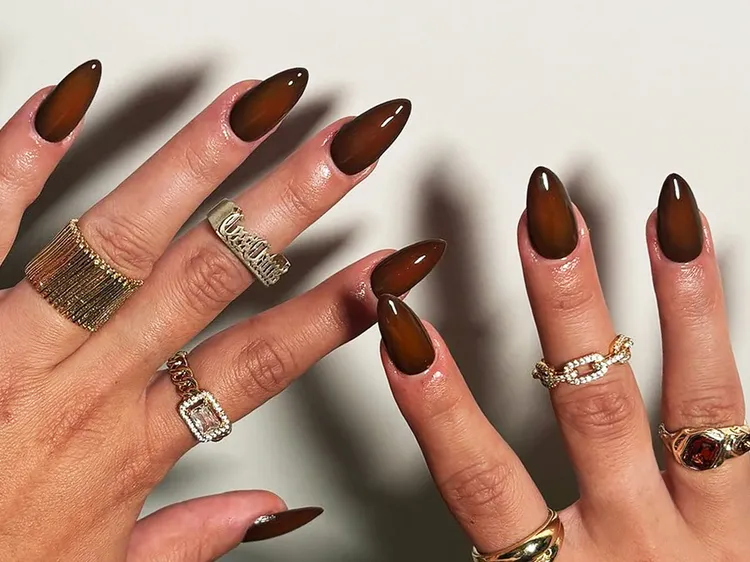 30 Chocolate Brown Nail Designs 2026 Rich, Cozy & Completely Irresistible — The Trendiest Color of the Year 5 warm espresso oval nails 2026 — universally flattering brown manicure