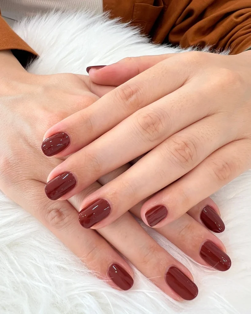 18 Fall Nail Color Ideas for Women Over 50 That Look Absolutely Stunning (2026) 7 fall nail color ideas for women over 50 — cognac 2026