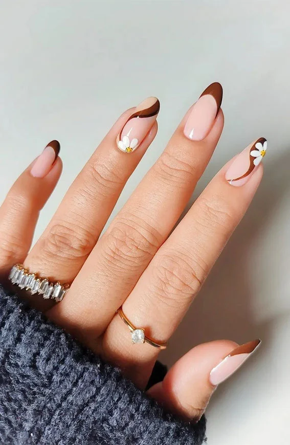 30 Trendy Short Fall Nails Perfect for a Classy Look 18 khaki brown swirl accent short fall nails 2026 — artsy minimal earthy manicure