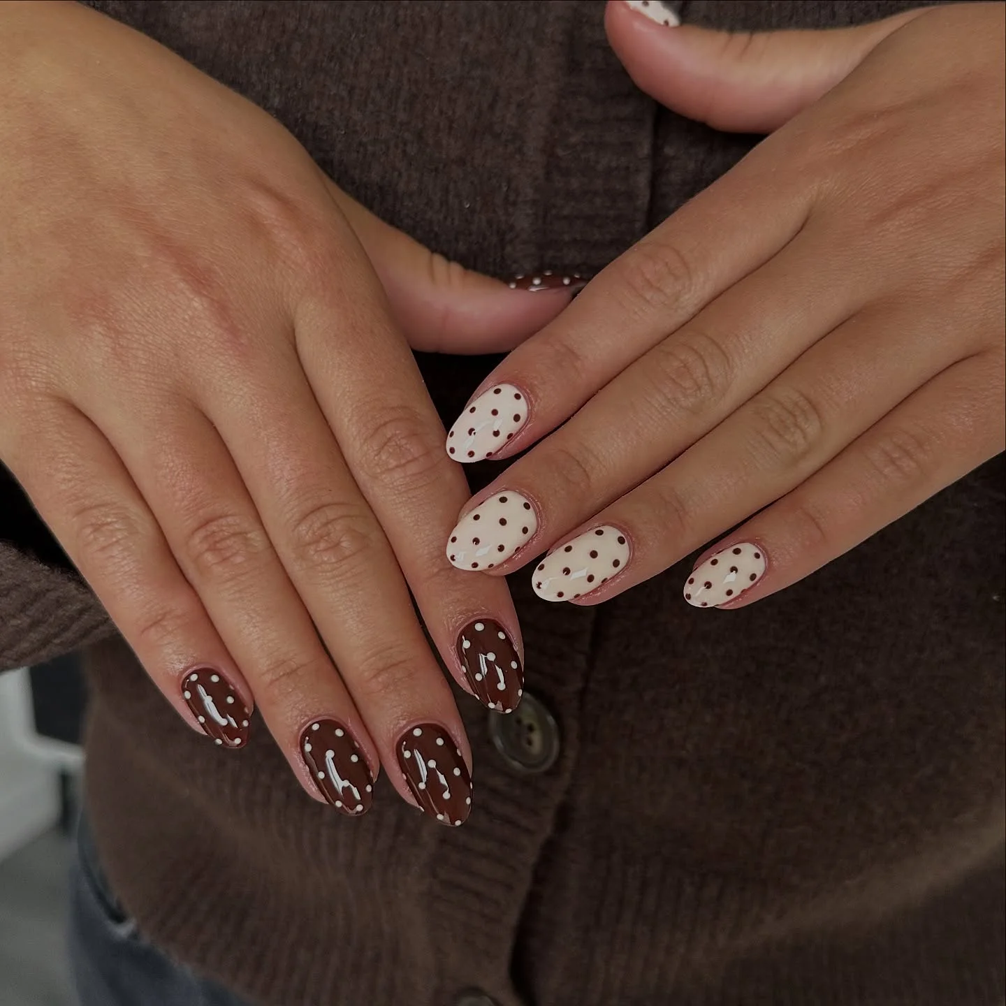 25 Stunning Almond Fall Nails Perfect for a Chic Autumn Vibe (2026) 1 almond fall nails